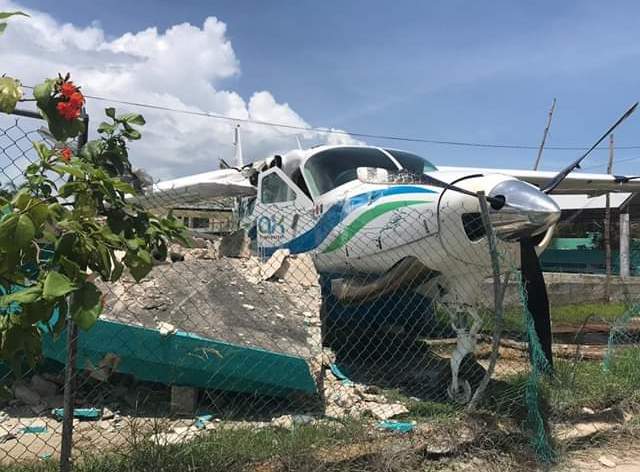 Cancún: avioneta con turistas aterrizó en un campo de béisbol | Noticias de  turismo REPORTUR